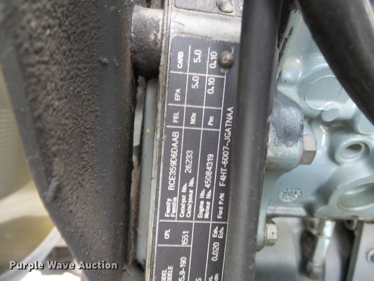 image for item DE7939 1995 Ford F700 digger derrick truck