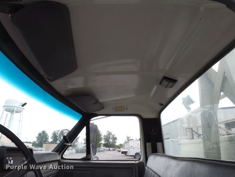 image for item DE7939 1995 Ford F700 digger derrick truck