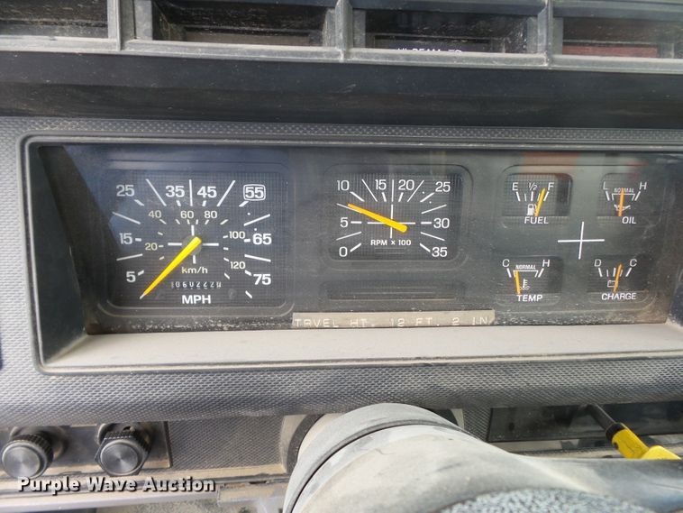 image for item DE7939 1995 Ford F700 digger derrick truck