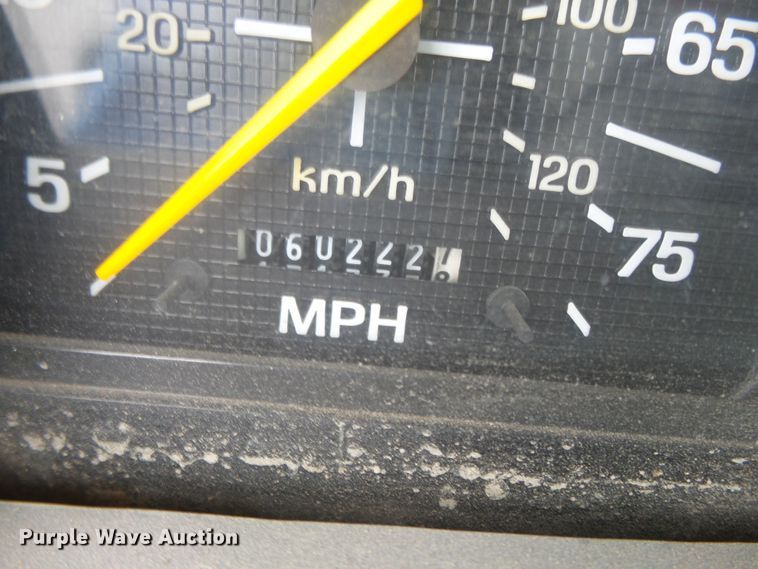 image for item DE7939 1995 Ford F700 digger derrick truck