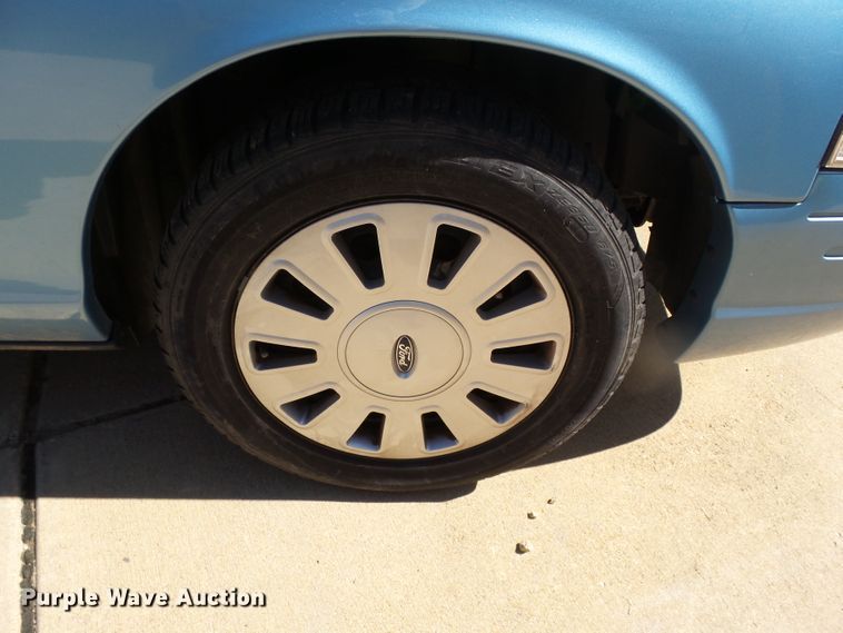 image for item DE7943 2007 Ford Crown Victoria Police Interceptor