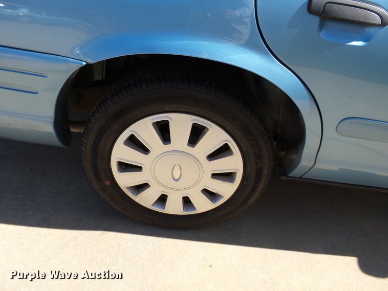 image for item DE7943 2007 Ford Crown Victoria Police Interceptor