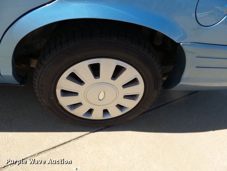 image for item DE7943 2007 Ford Crown Victoria Police Interceptor