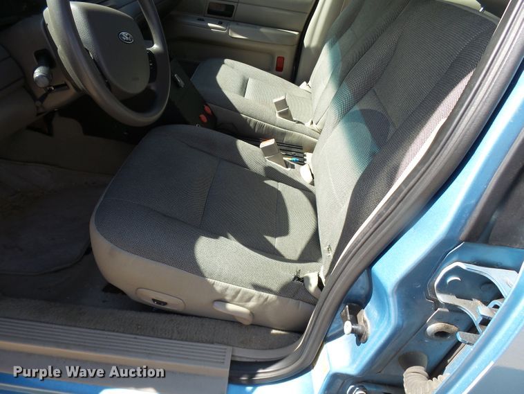 image for item DE7943 2007 Ford Crown Victoria Police Interceptor