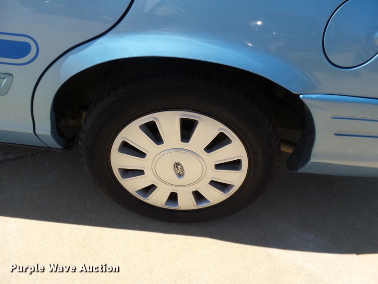 image for item DE7945 2010 Ford Crown Victoria Police Interceptor