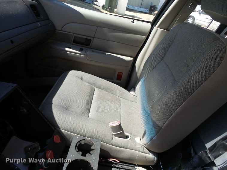 image for item DE7945 2010 Ford Crown Victoria Police Interceptor