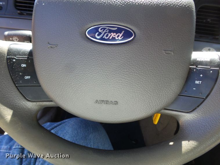 image for item DE7945 2010 Ford Crown Victoria Police Interceptor