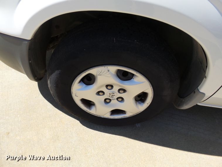 image for item DE7946 2001 Dodge Caravan van