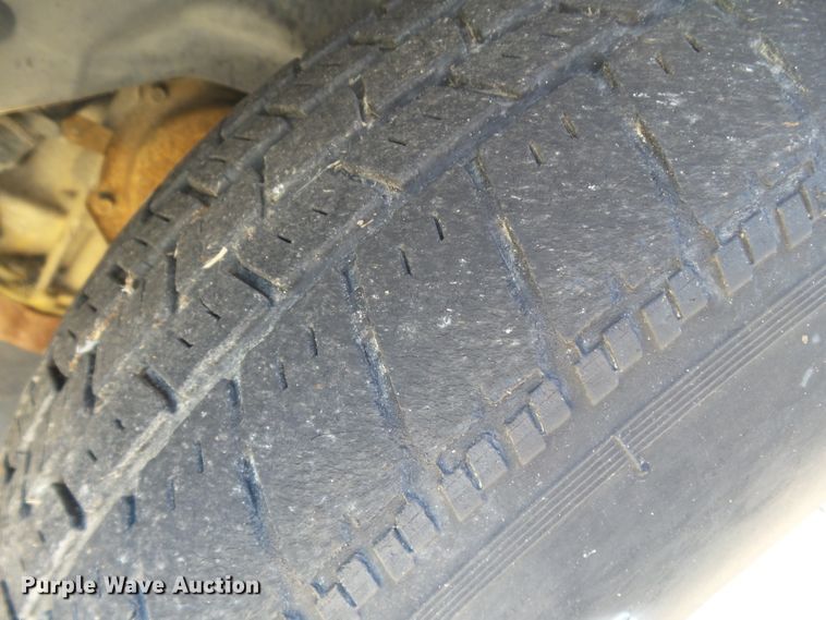 image for item DE7946 2001 Dodge Caravan van