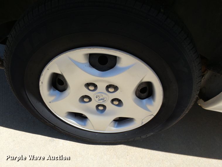 image for item DE7946 2001 Dodge Caravan van