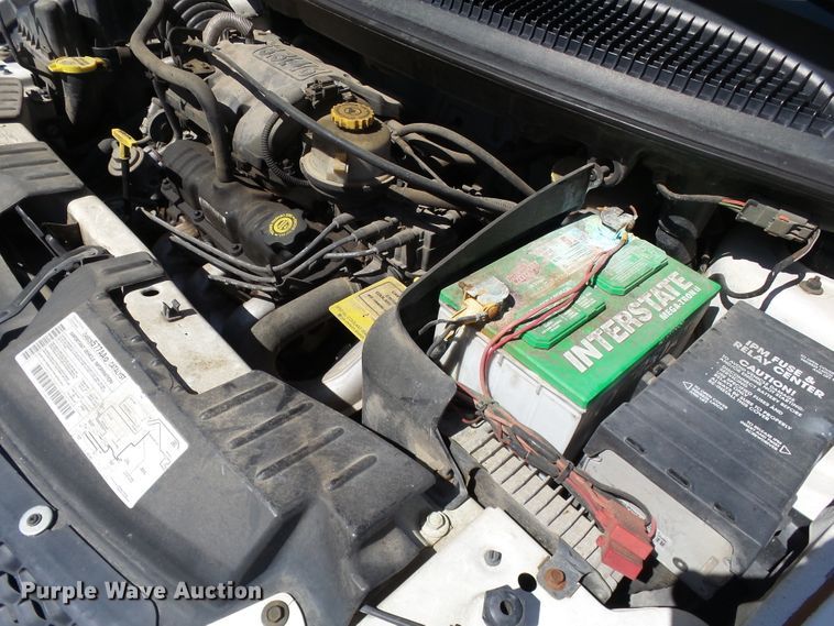 image for item DE7946 2001 Dodge Caravan van