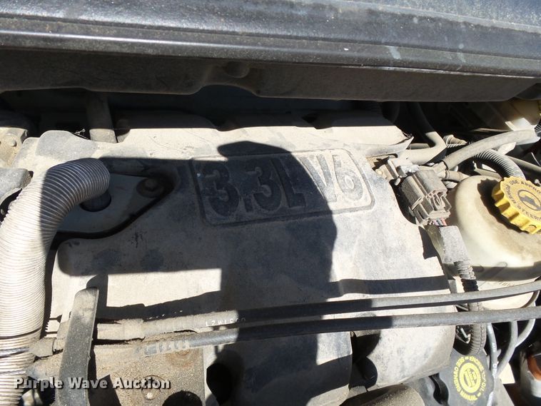 image for item DE7946 2001 Dodge Caravan van