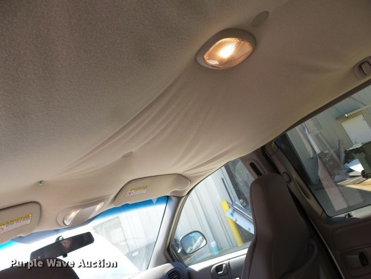 image for item DE7946 2001 Dodge Caravan van