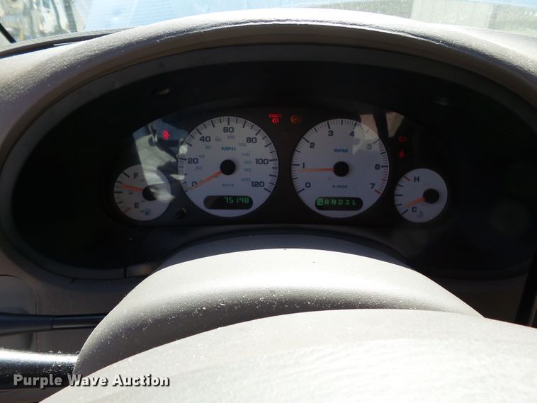 image for item DE7946 2001 Dodge Caravan van