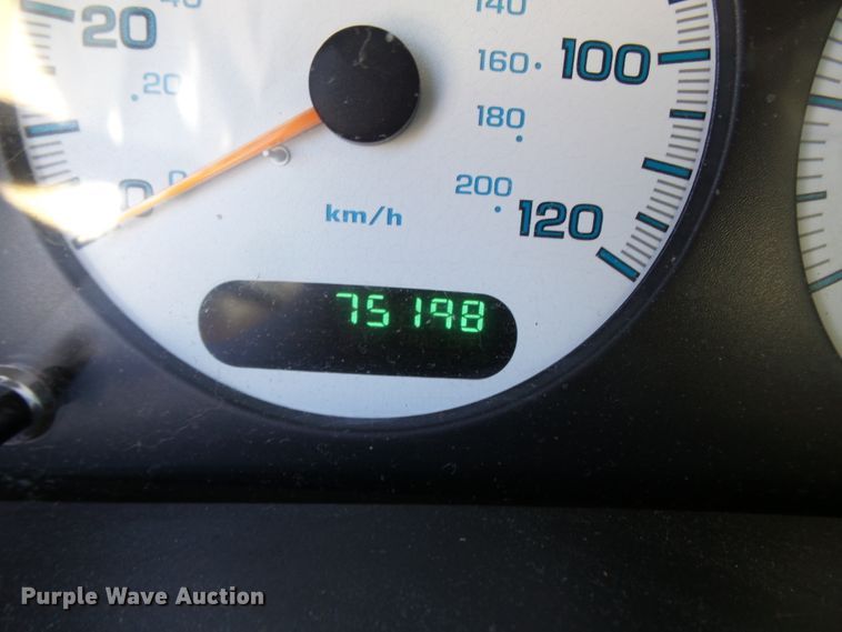 image for item DE7946 2001 Dodge Caravan van