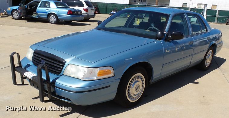 image for item DE7947 1999 Ford Crown Victoria Police Interceptor