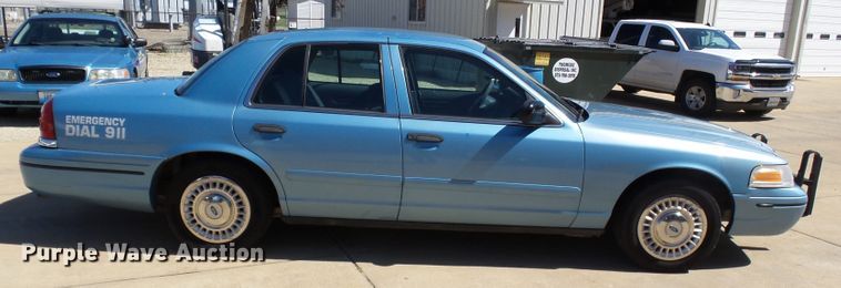 image for item DE7947 1999 Ford Crown Victoria Police Interceptor