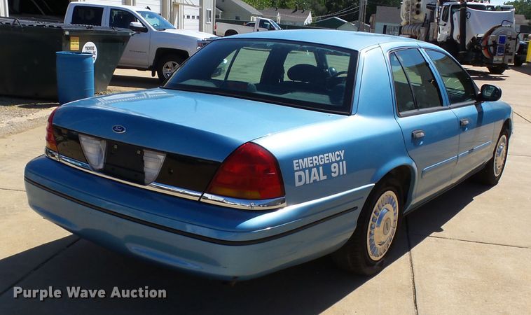 image for item DE7947 1999 Ford Crown Victoria Police Interceptor