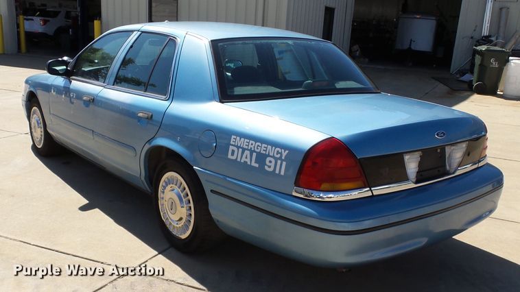 image for item DE7947 1999 Ford Crown Victoria Police Interceptor