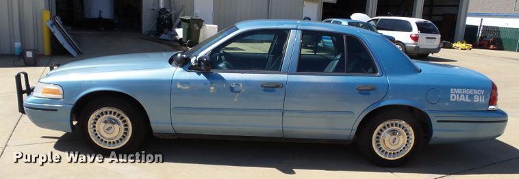 image for item DE7947 1999 Ford Crown Victoria Police Interceptor
