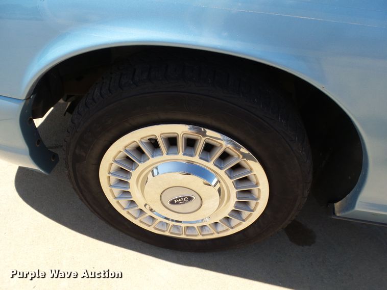 image for item DE7947 1999 Ford Crown Victoria Police Interceptor