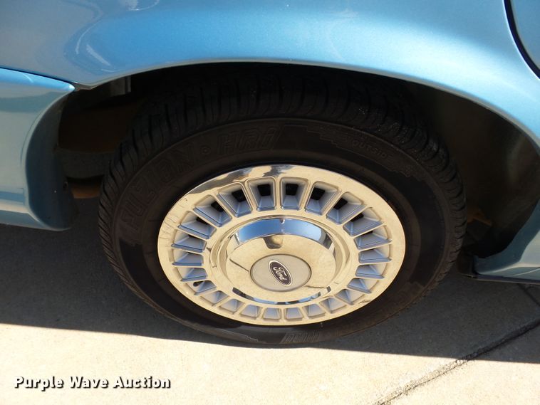 image for item DE7947 1999 Ford Crown Victoria Police Interceptor