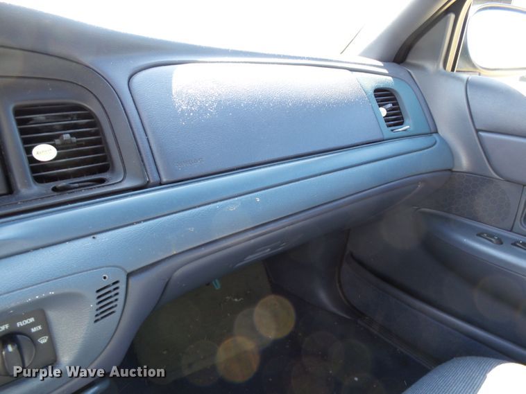 image for item DE7947 1999 Ford Crown Victoria Police Interceptor