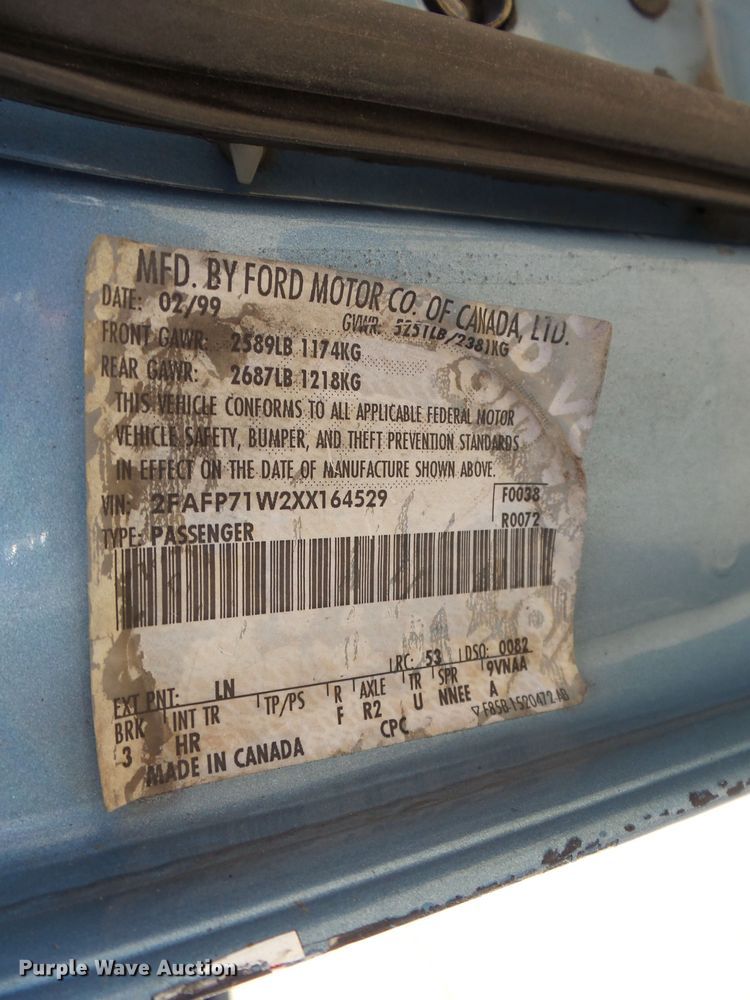 image for item DE7947 1999 Ford Crown Victoria Police Interceptor