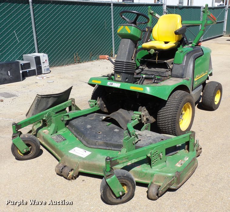 image for item DE7948 2001 John Deere 1445 lawn mower