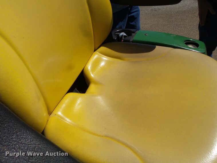 image for item DE7948 2001 John Deere 1445 lawn mower