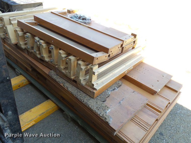 image for item DE7949 Library shelving