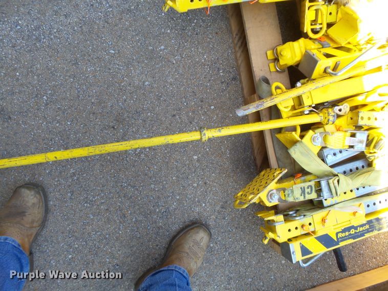 image for item DE7950 Res-Q rescue equipment