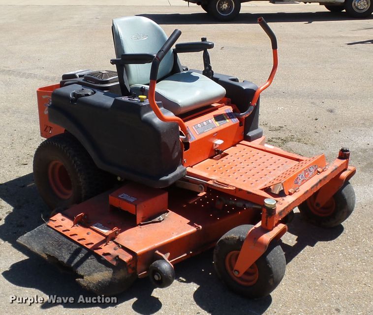 image for item DE7951 2009 Bad Boy Z Pro ZTR lawn mower