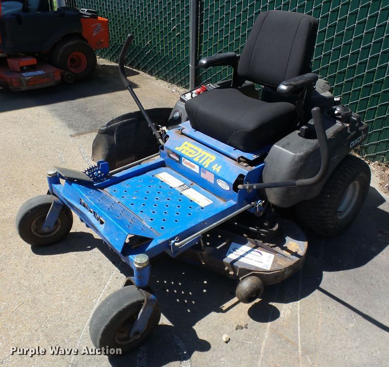 image for item DE7952 2008 Dixon ZTR44 ZTR lawn mower