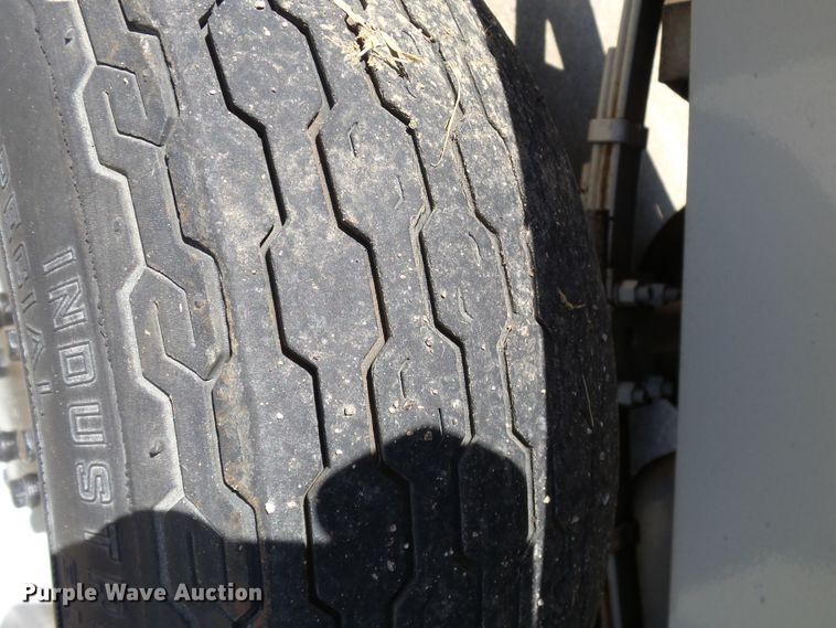 image for item DE7953 1972 United Tractor G40C tug