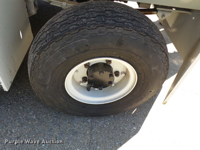 image for item DE7953 1972 United Tractor G40C tug