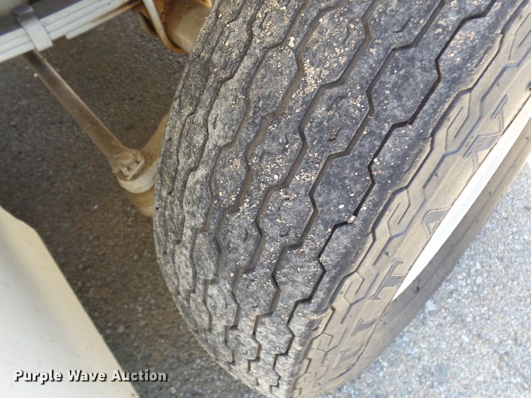 image for item DE7953 1972 United Tractor G40C tug