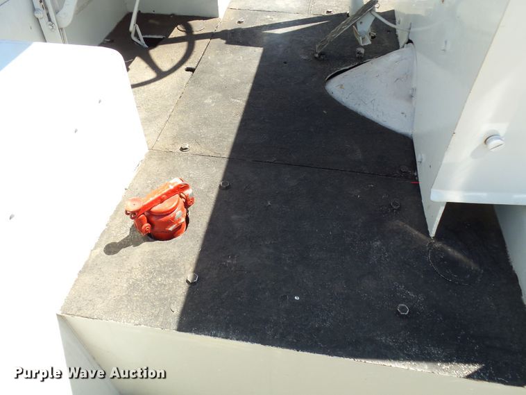 image for item DE7953 1972 United Tractor G40C tug