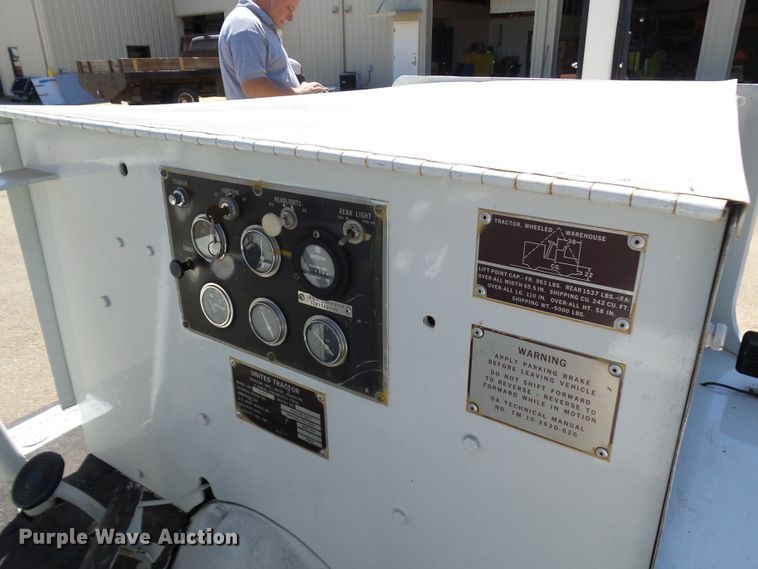 image for item DE7953 1972 United Tractor G40C tug