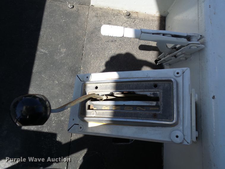 image for item DE7953 1972 United Tractor G40C tug