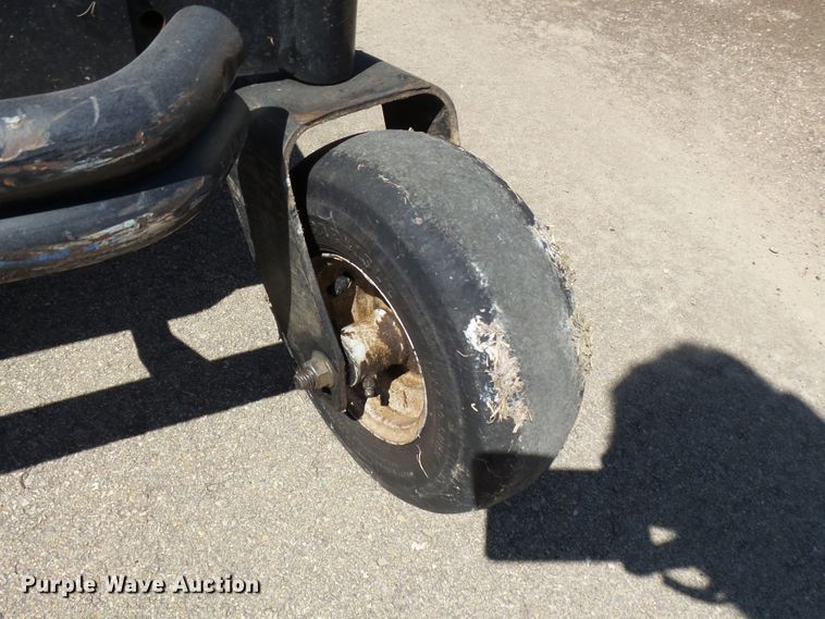 image for item DE7954 2006 Gravely ZT1640/915074 ZTR lawn mower