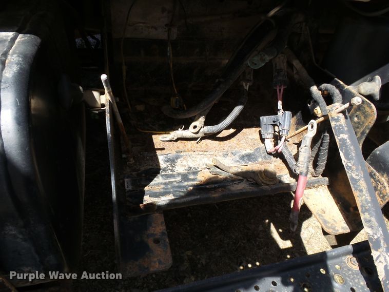 image for item DE7955 2004 Ford F750 Super Duty dump truck