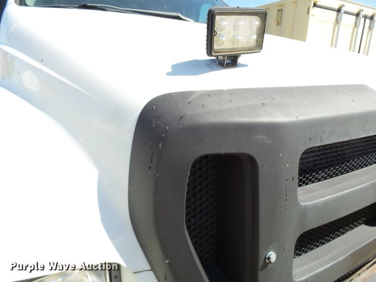 image for item DE7955 2004 Ford F750 Super Duty dump truck