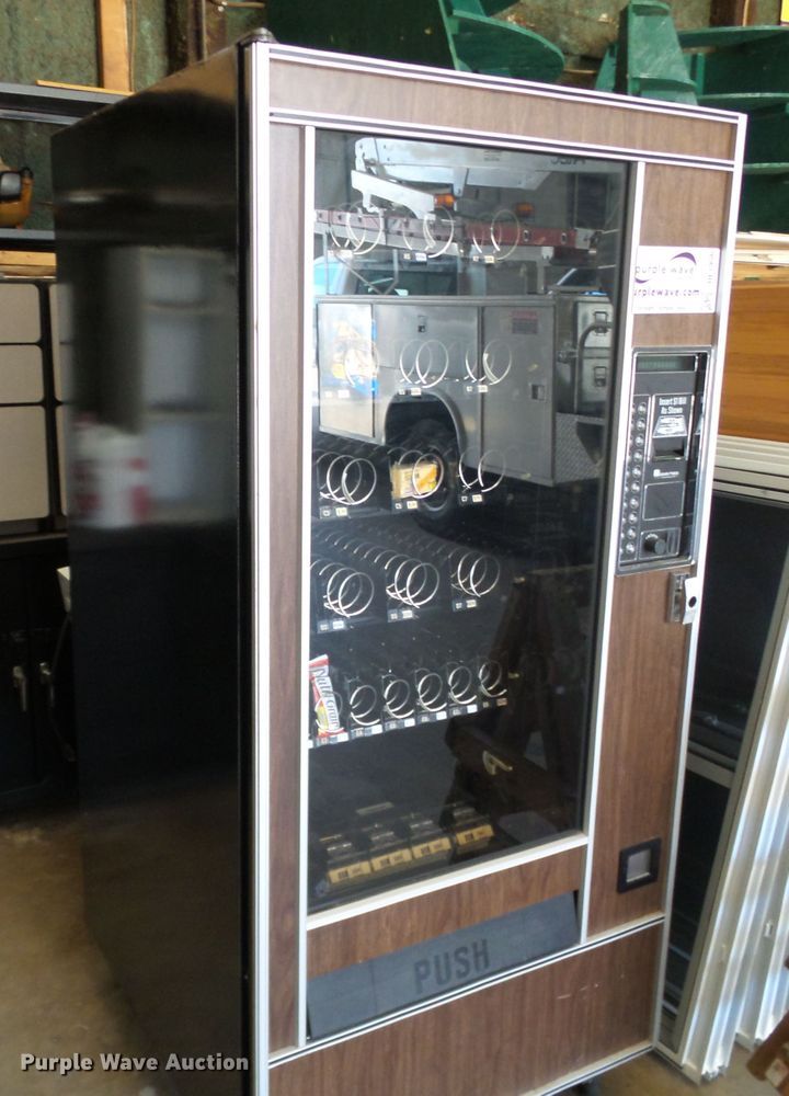 image for item DE7956 Automatic Products 112 vending machine
