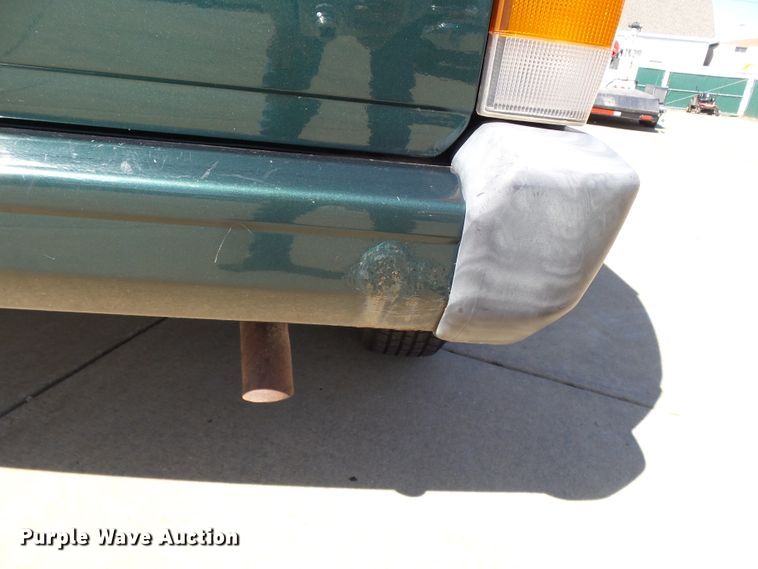 image for item DE7957 2001 Jeep Cherokee SUV