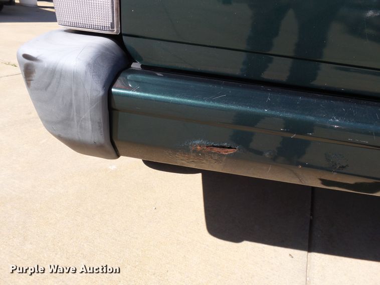 image for item DE7957 2001 Jeep Cherokee SUV