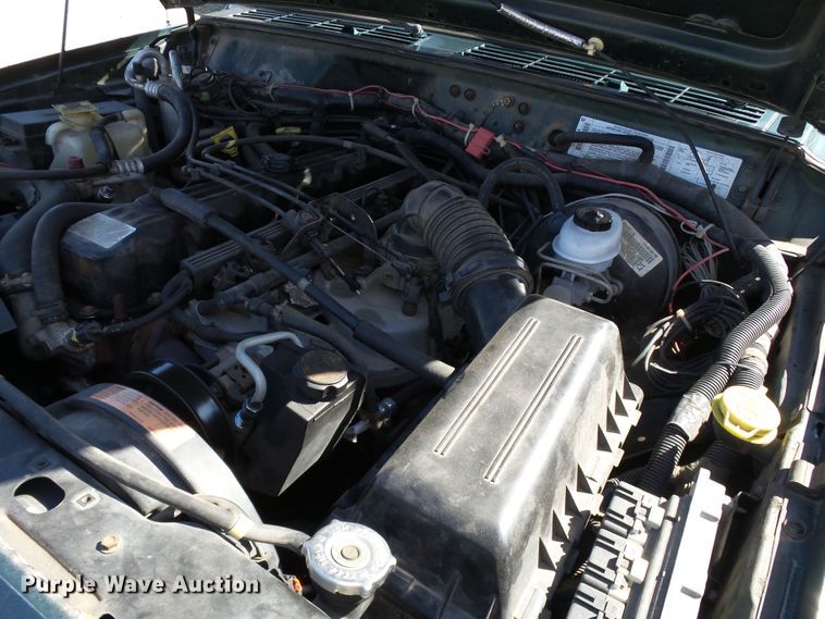 image for item DE7957 2001 Jeep Cherokee SUV