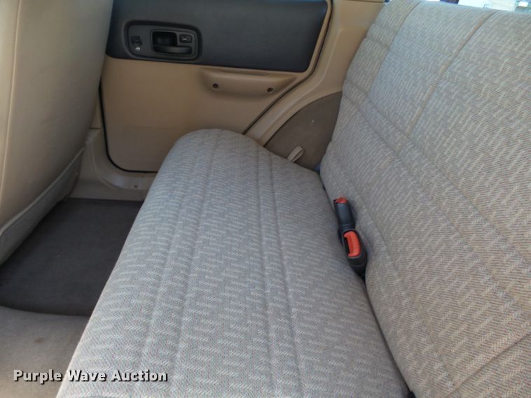 image for item DE7957 2001 Jeep Cherokee SUV