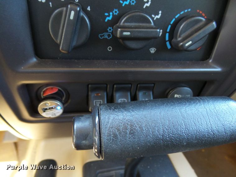 image for item DE7957 2001 Jeep Cherokee SUV