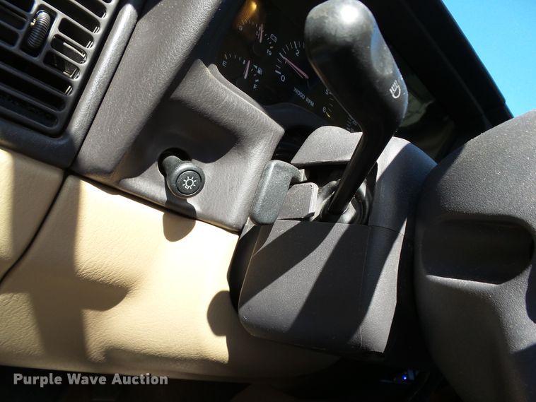 image for item DE7957 2001 Jeep Cherokee SUV